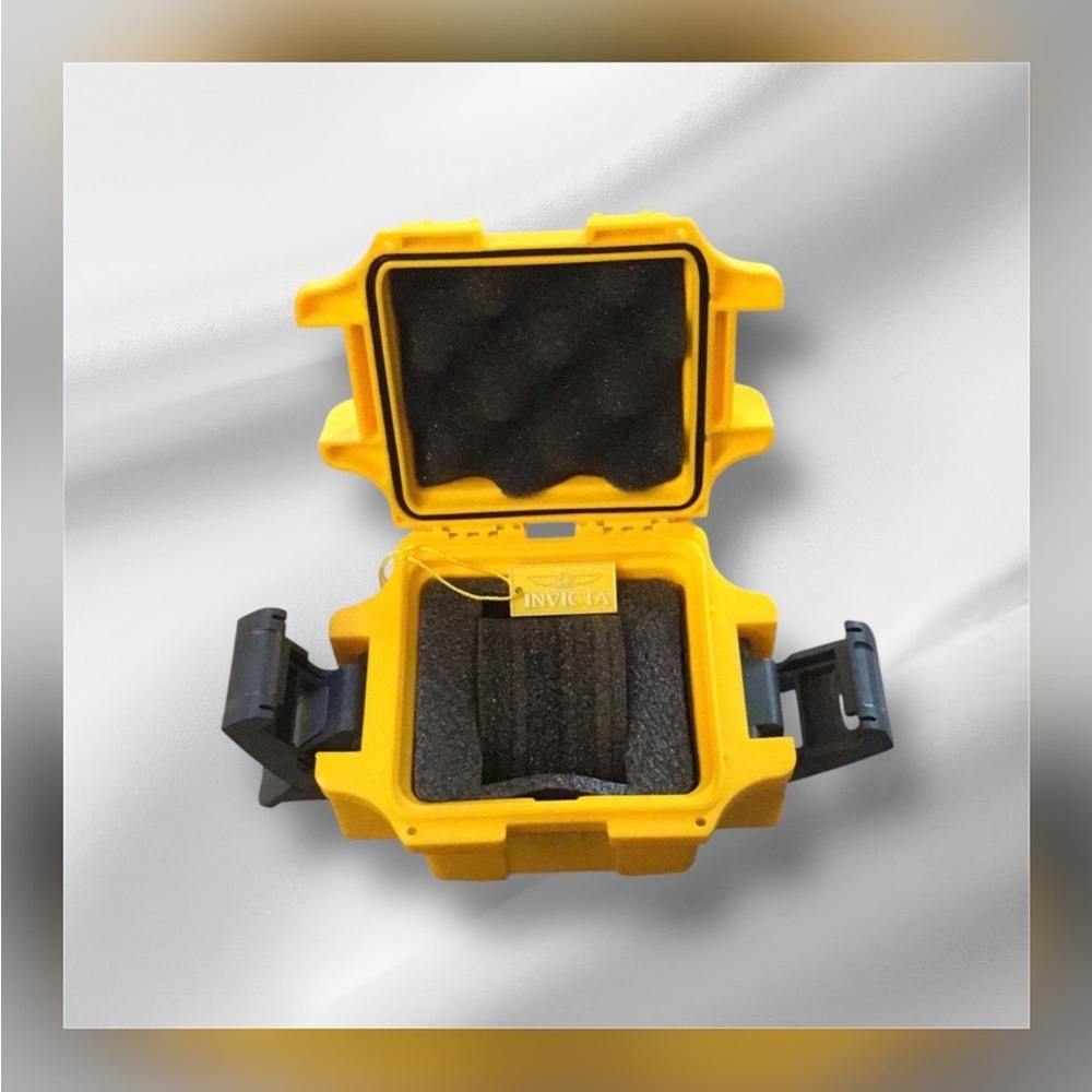 Invicta Bold Yellow Protective Case - Picture 2 of 3
